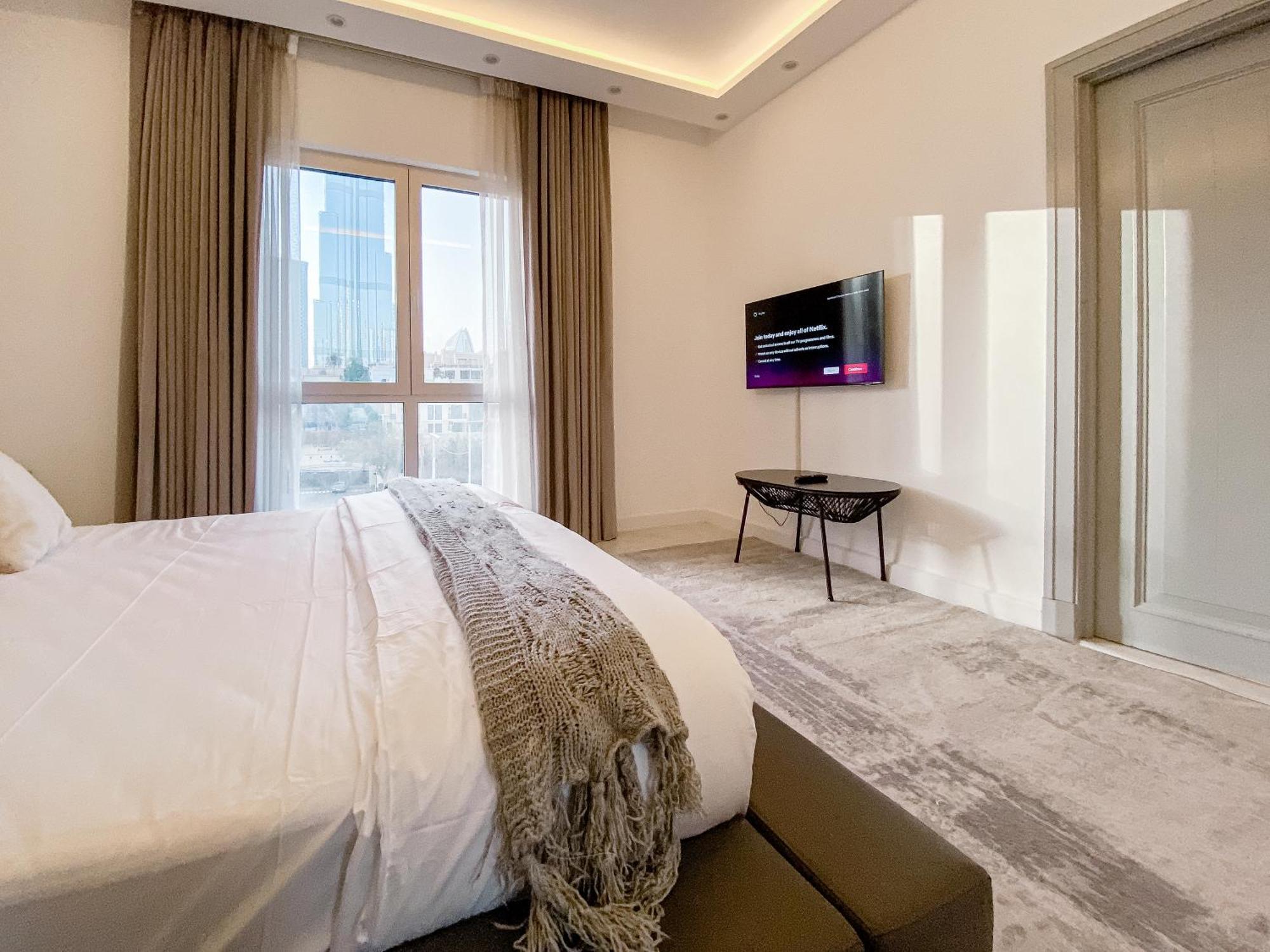 Live The Burj Lifestyle In Timeless Oldtown By Sbh