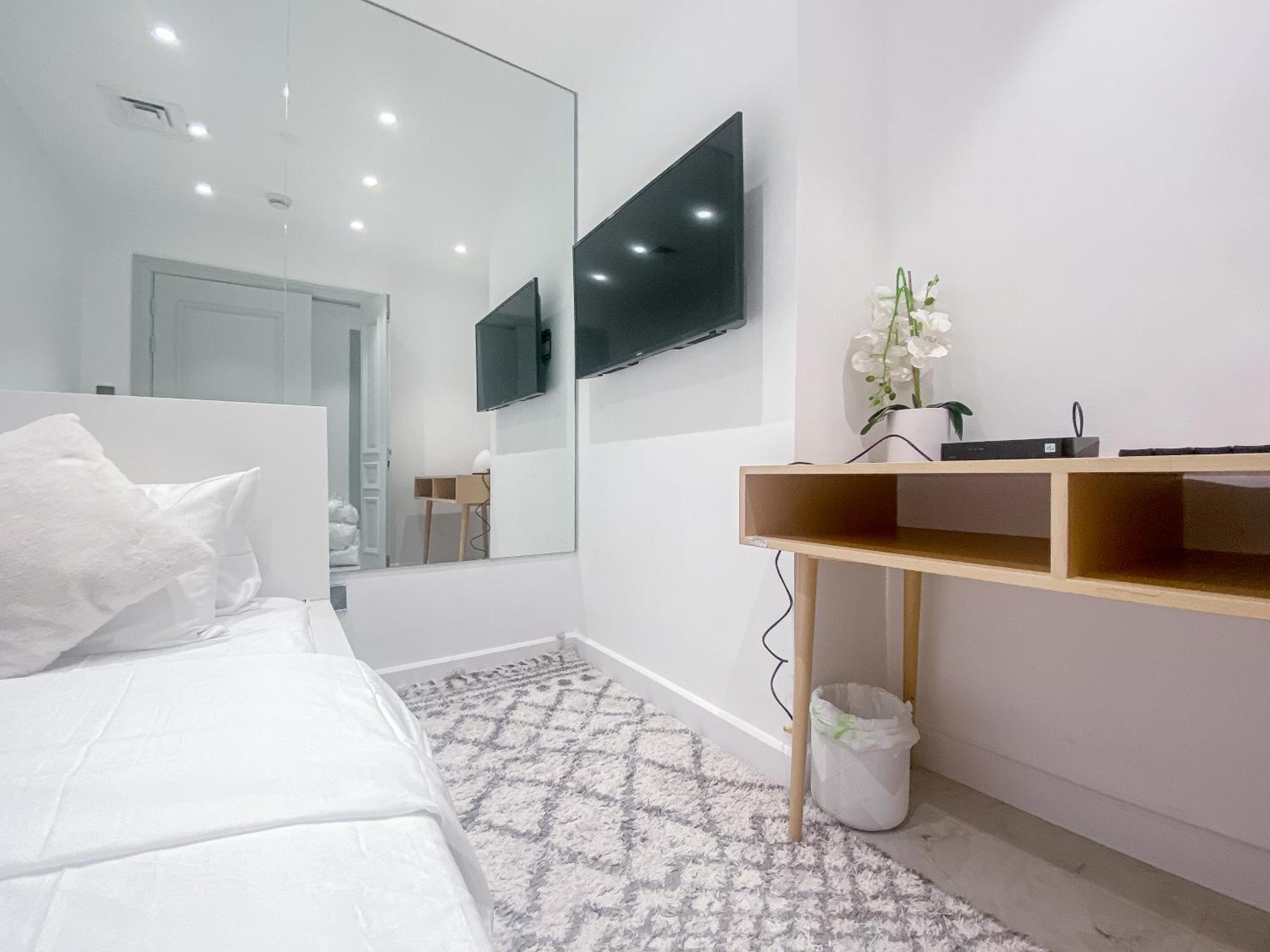 Live The Burj Lifestyle In Timeless Oldtown By Sbh Apartment
