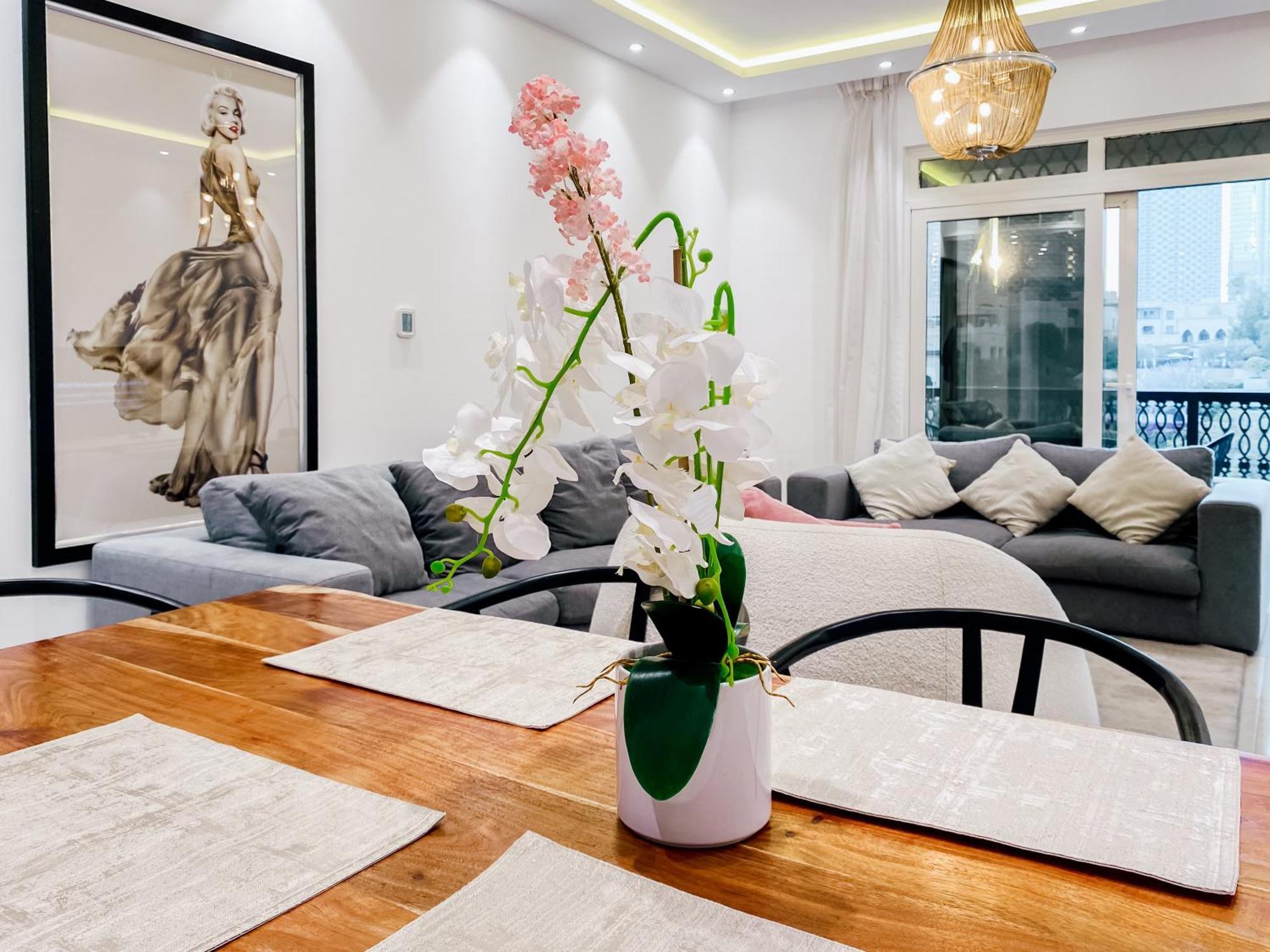 Live The Burj Lifestyle In Timeless Oldtown By Sbh Apartment *